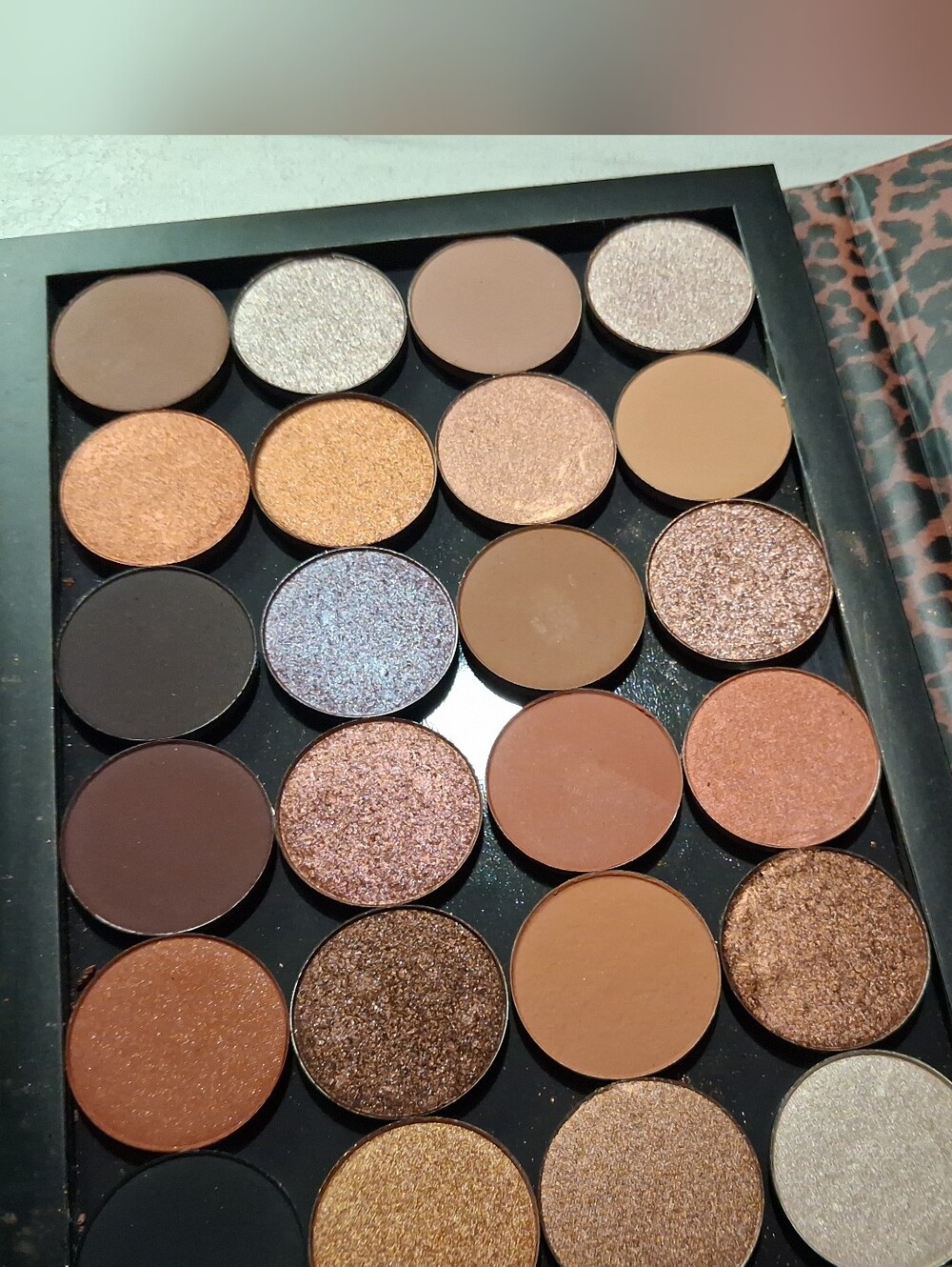 Colourpop Eyeshadow Palette - Picture 4 of 4